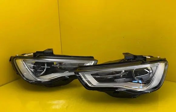 Audi A3 S3 8V Headlight/headlamp 8V0941005