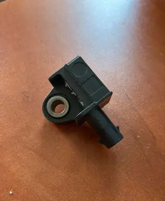 BMW X5 F15 Airbag deployment crash/impact sensor 9224177 01824 150622