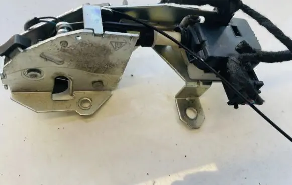 Volkswagen Touareg I Tailgate/trunk/boot lock/catch/latch 7l0827506e