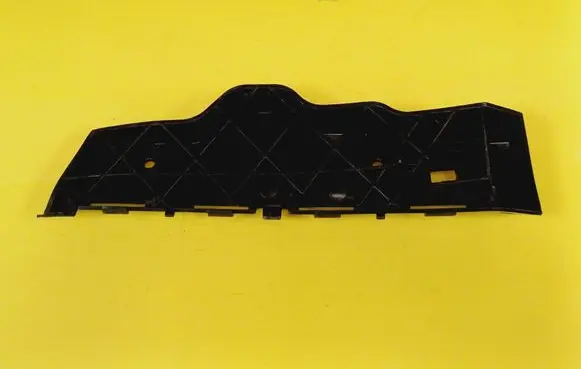 Rear bumper mounting bracket