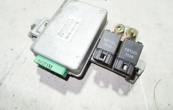 Mitsubishi Galant Immobilizer control unit/module MR285860 E8T101