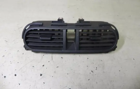 Rear air vent grill