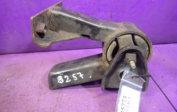 Suzuki Splash Gearbox mounting bracket