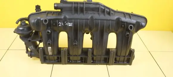 Audi A4 S4 B7 8E 8H Intake manifold 06H133185M