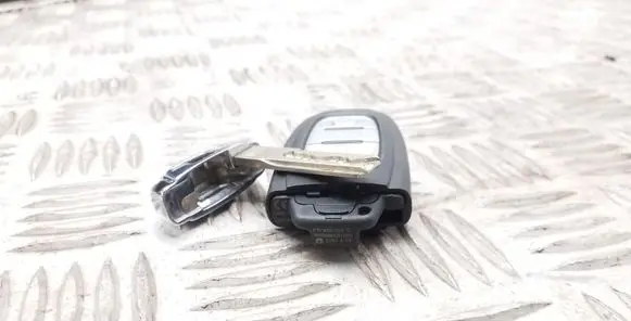 Audi A5 8T 8F Ignition key/card 8T0959754D