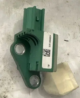 Volkswagen PASSAT B6 Fuel cut-off switch 3C0955606
