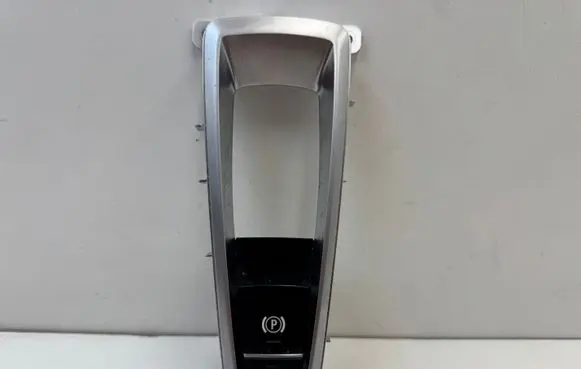 BMW X5 F15 Hand parking brake switch 6822520