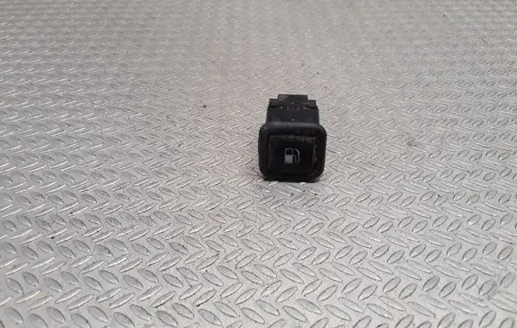 Volkswagen Golf IV Fuel tank opening switch 3B0959833A
