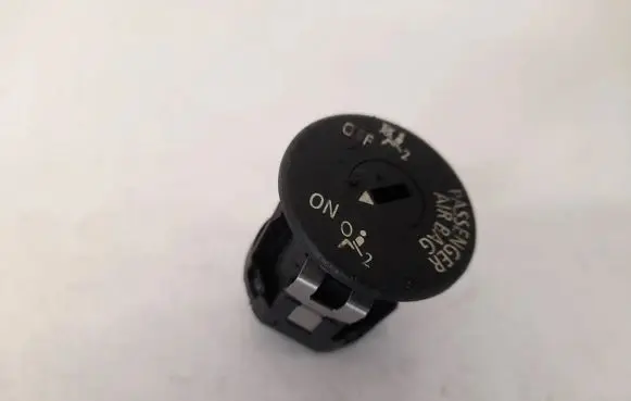 Passenger airbag on/off switch