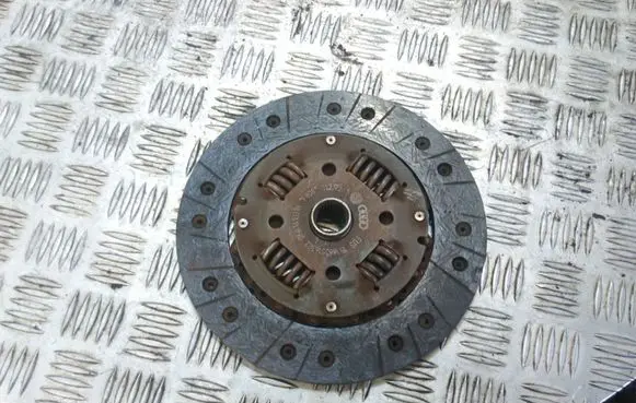 Volkswagen New Beetle Clutch pressure plate 06A141031H