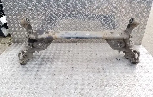 Nissan Leaf I (ZE0) Rear axle beam 
