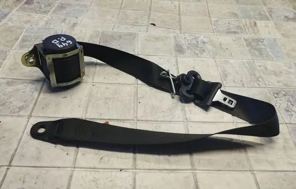Ford Focus C-MAX Front seatbelt 3M51R61294AC 601704600 040520