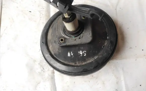 Audi A4 S4 B5 8D Brake booster 8D0612105A
