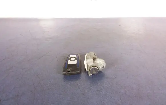 BMW 4 F32 F33 Ignition lock 8053870