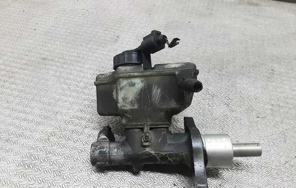 Audi A3 S3 8P Master brake cylinder 1K16M301C