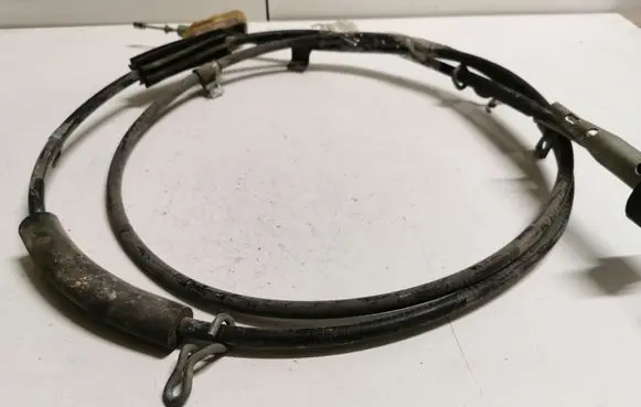 Dodge Challenger Handbrake/parking brake wiring cable 