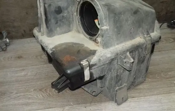 Volvo XC90 Air filter box 8638962