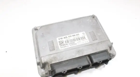 Volkswagen Polo V 6R Engine control unit/module 03D906023 5WP40846