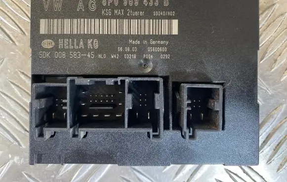 Audi A3 S3 8P Comfort/convenience module 8P0959433B 05600600 5DK00858345