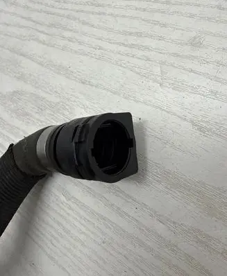 BMW 5 F10 F11 Coolant pipe/hose 