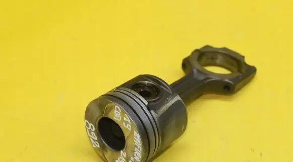 Opel Zafira B Piston with connecting rod