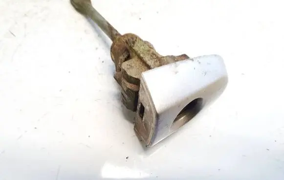 Toyota Corolla Verso E121 Front door lock (next to the handle) 668b