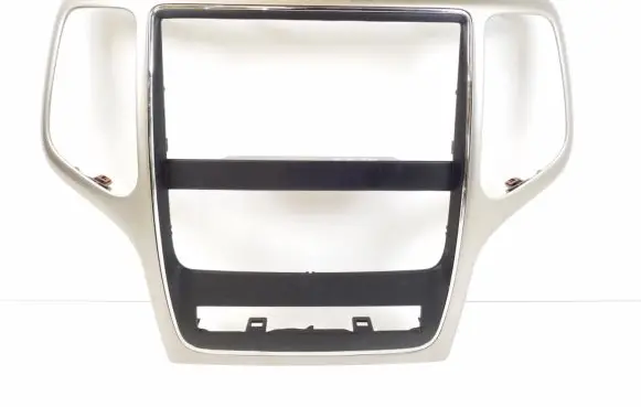 Jeep Grand Cherokee Radio/GPS head unit trim 