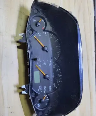 Ford Focus Speedometer (instrument cluster) 98AP10841BC 44ZU115