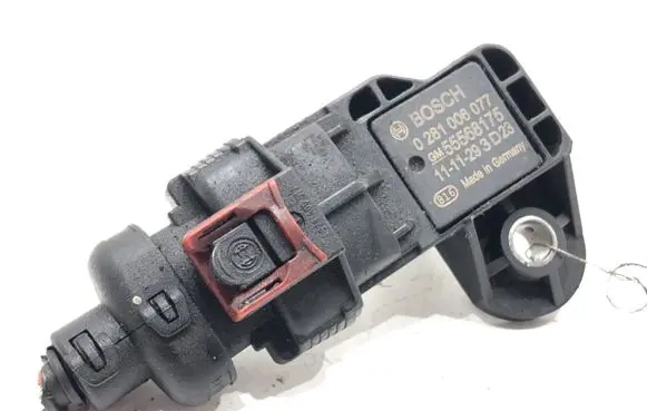 Opel Astra J Air pressure sensor 55568175