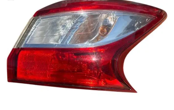 Nissan Pulsar Rear/tail lights 22018066 17488 021B02S1