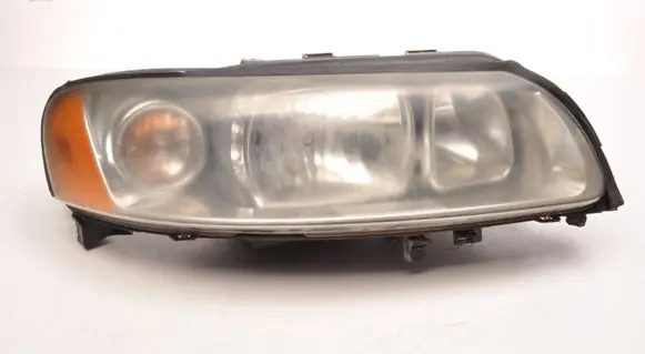 Volvo V70 Headlight/headlamp 30698840