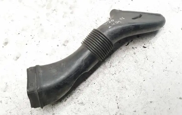 Volvo V70 Air intake duct part 67668624