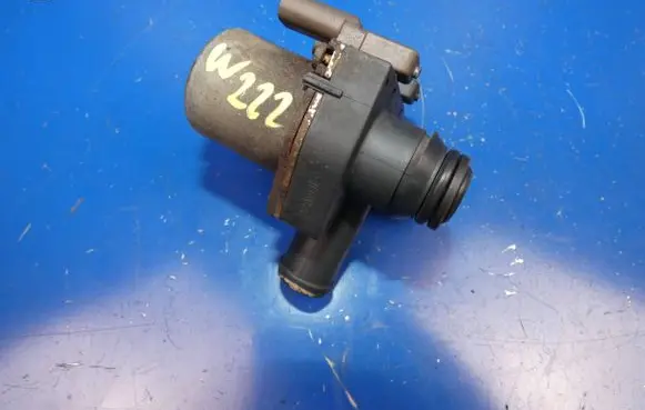 Mercedes-Benz S W222 Coolant heater control valve A0009820617 1147412214