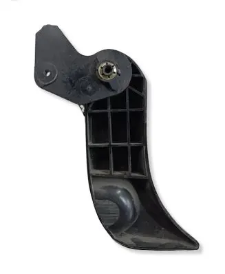BMW 5 E39 Engine bonnet (hood) release handle 8226621