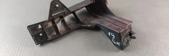 Rear bumper mounting bracket