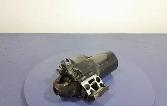 BMW 5 F10 F11 Starter motor 8570383
