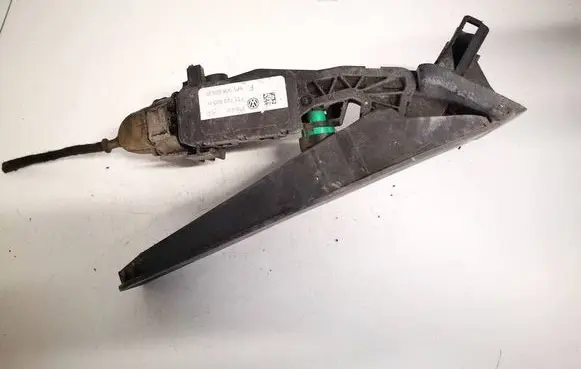Accelerator throttle pedal