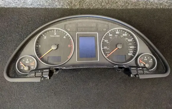 Audi A4 S4 B7 8E 8H Speedometer (instrument cluster) 8E0920951E