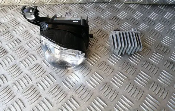 Mercedes-Benz C W205 LED ballast control module 1305715304 1305715204 130535412106