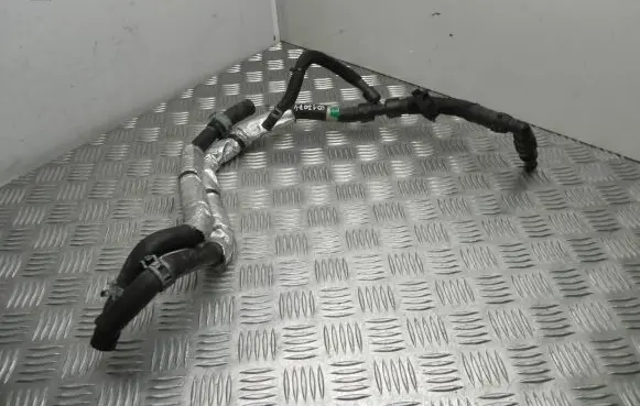 Ford Edge I Engine coolant pipe/hose VD17074