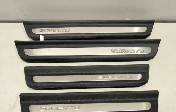 KIA Sorento sill trim set (inner) 85873C5200 85877C5100 85883C5200