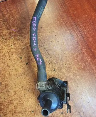 Ford Focus Water pump 704559020 CM5G8C419AA 12T115