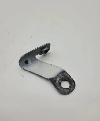 Fender mounting bracket
