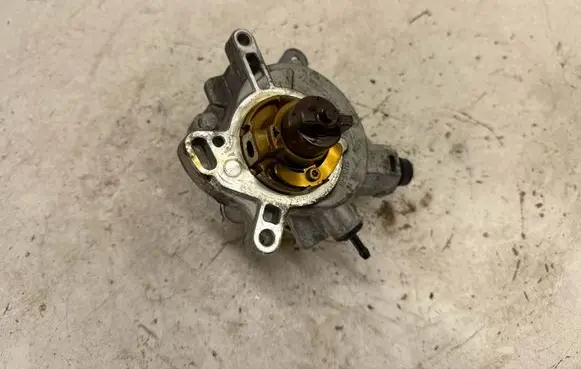 Ford Fusion II Vacuum pump DS7Z2A451B CM5G9F490AA DS7G2A451CA
