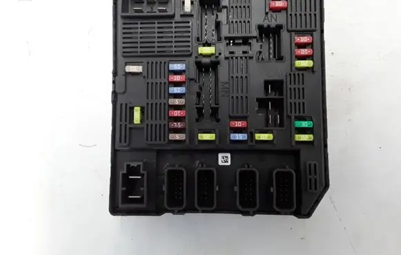 Renault Scenic III - Grand scenic III Fuse module 284B62342R