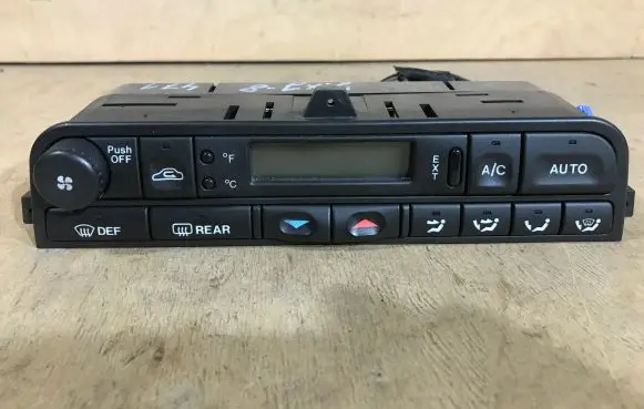 Jaguar XJ X308 Climate control unit LJA7690BB 1464306141