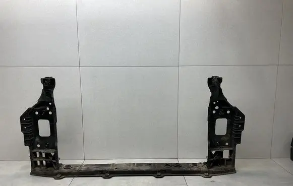 Hyundai i40 Radiator support slam panel