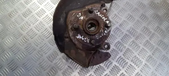 Toyota Corolla E110 Front wheel hub
