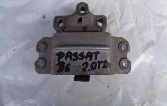Volkswagen PASSAT B6 Engine mounting bracket 4H0199308AE