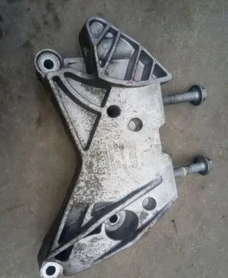 Audi TT TTS RS Mk3 8S Engine mounting bracket